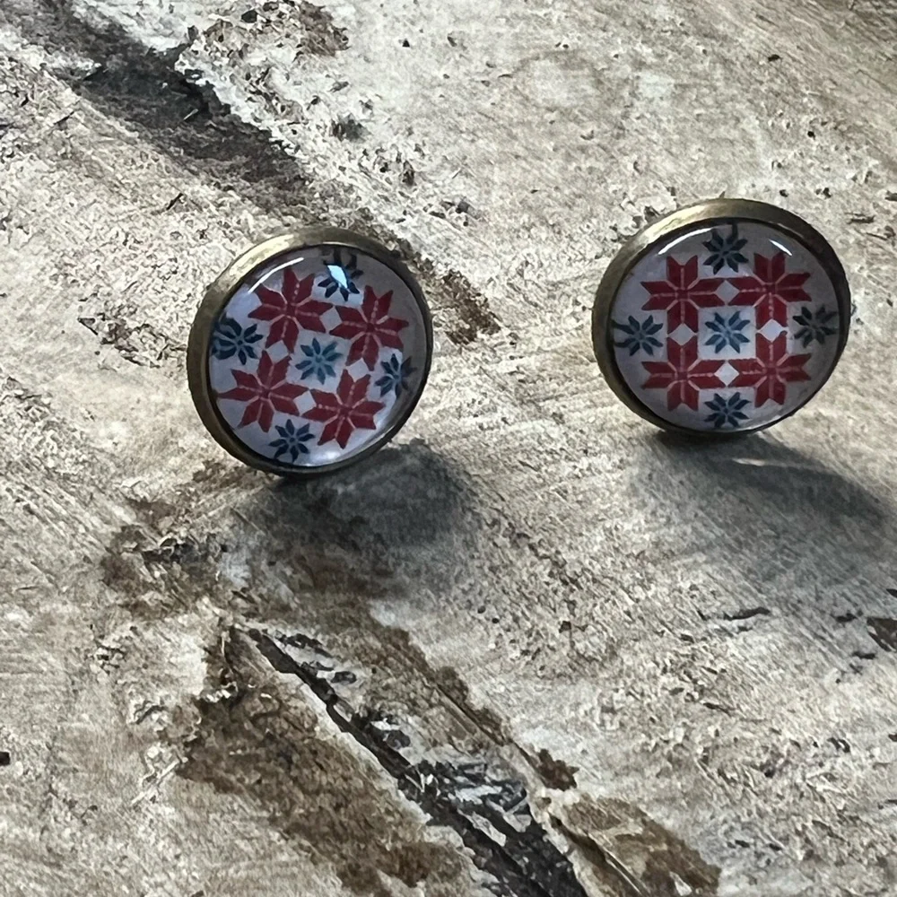 Gold and Red Star‎ Pattern Earrings